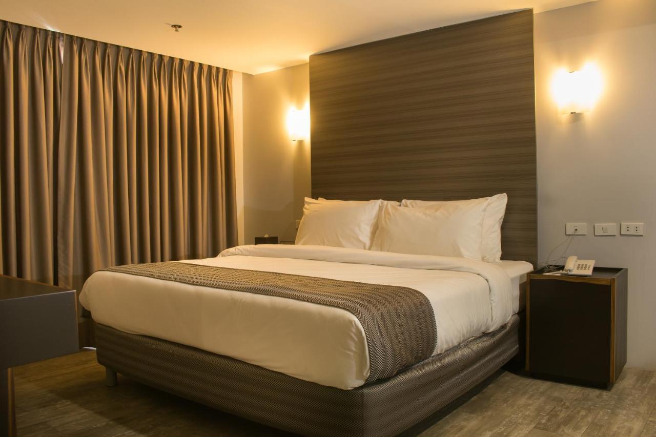 1A Express Hotel Cagayan de Oro Esterno foto