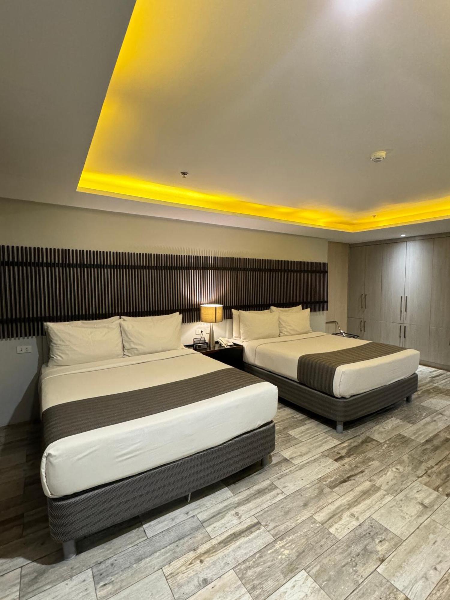 1A Express Hotel Cagayan de Oro Esterno foto