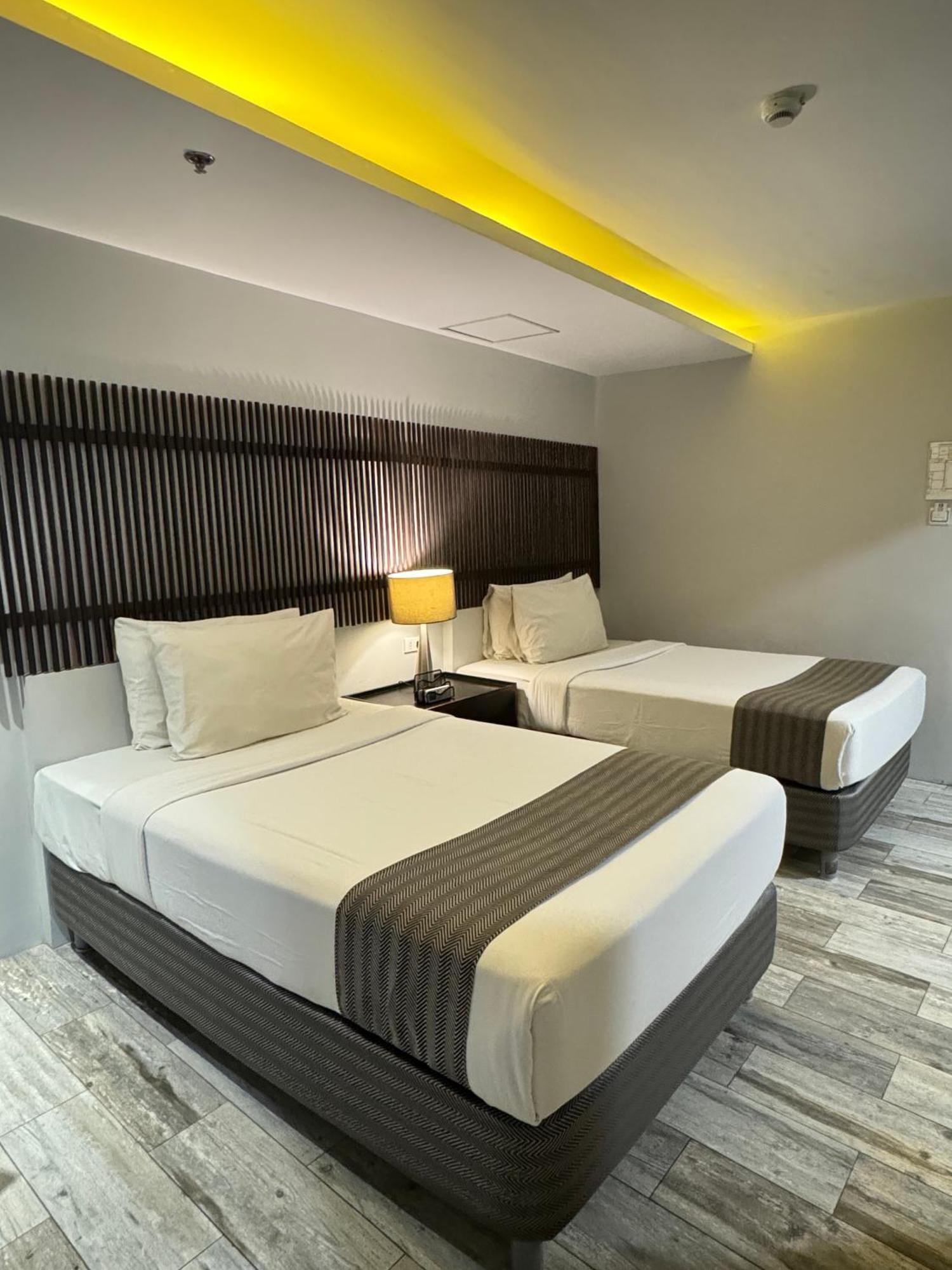 1A Express Hotel Cagayan de Oro Esterno foto